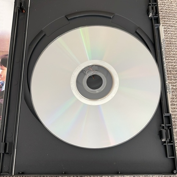 5/$25 About a Boy DVD Universal Hugh Grant Rachel Weiss Toni Collette Comedy - Picture 4 of 5